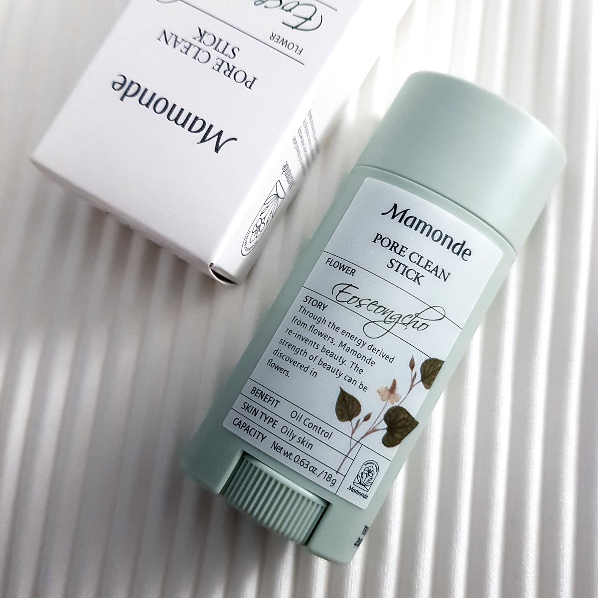 AxesiiS's tweet photo. ไหนใครเคยลองตัว Mamonde Pore clean stick ตัวสคลับสิวเสี้ยนที่จมูก บ้างมาแชร์กันหน่อยเร็ว  เพิ่งซื้อมาลอง เด๋วจะมารีวิวนะค้าา https://t.co/I5Ud3U7bVY