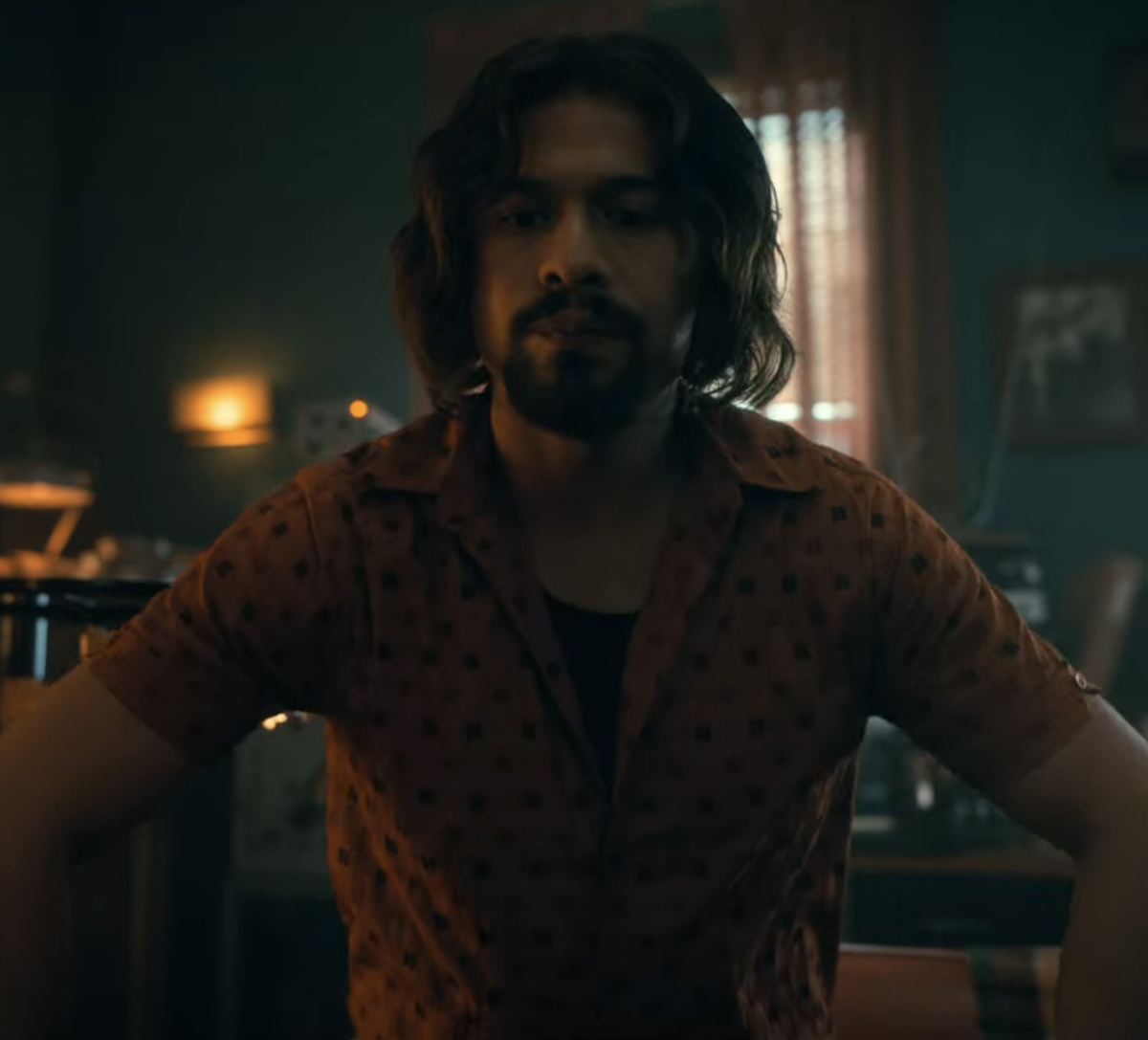 diego hargreeves icons! more orange shirt shots hehe.. i love it too much[post credit if using]