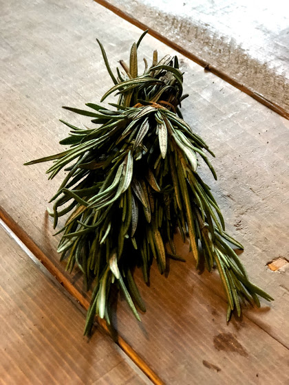 2BKVegetables's tweet photo. 𝐅𝐫𝐞𝐬𝐡𝐥𝐲 𝐏𝐢𝐜𝐤𝐞𝐝 𝐇𝐞𝐫𝐛𝐬⁣
⁣
Herbs are available every day at the farm! ⁣
⁣
Come visit us today and experience a new generation vegetable farm just outside of Edmonton! https://t.co/EAwXmT0xTd