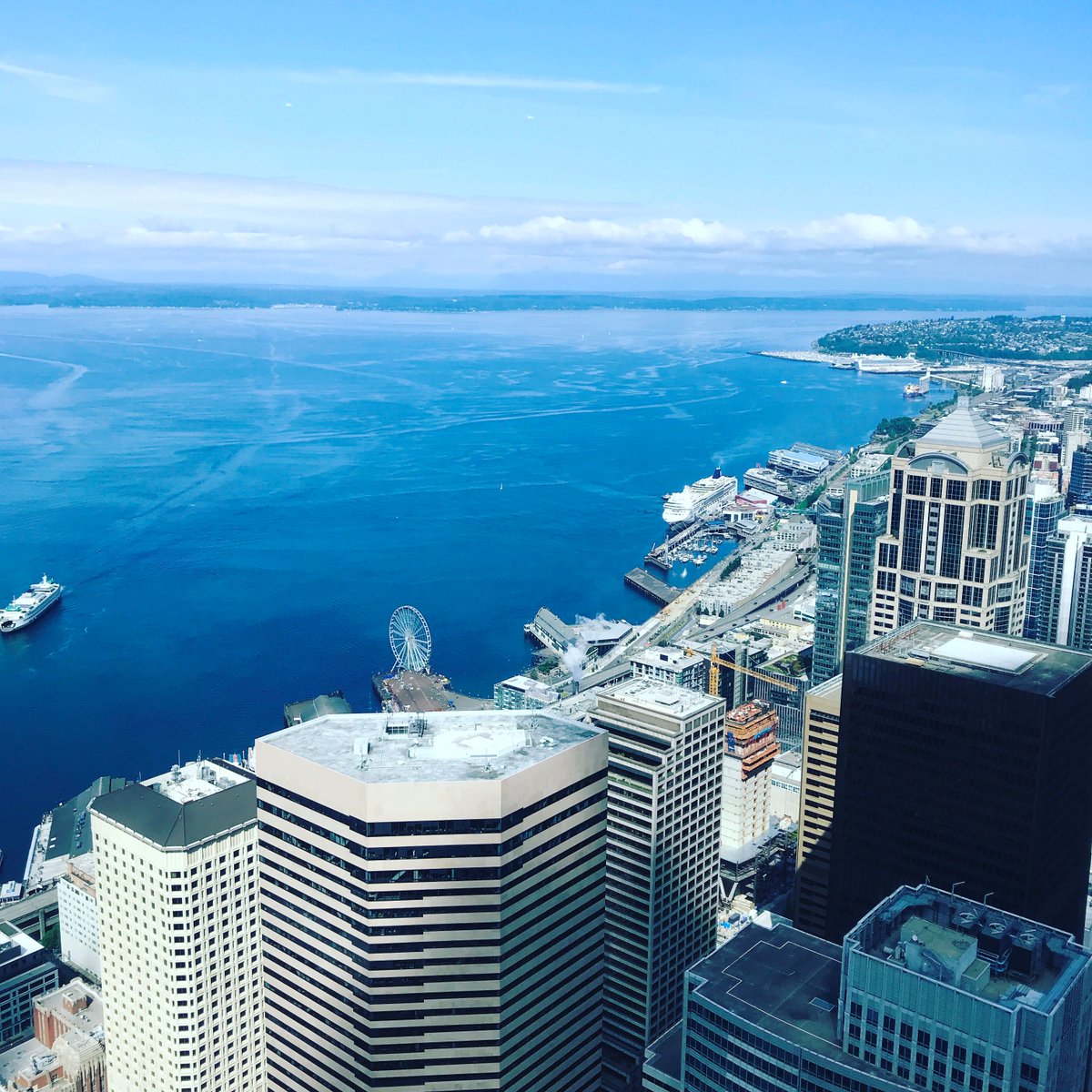 ImpulsePlanner's tweet photo. #Traveltip - At 900 feet - the Sky View Observatory is higher than the Space Needle (600 feet), has a shorter wait and is way cheaper. #Seattle https://t.co/fUQixE1ieo