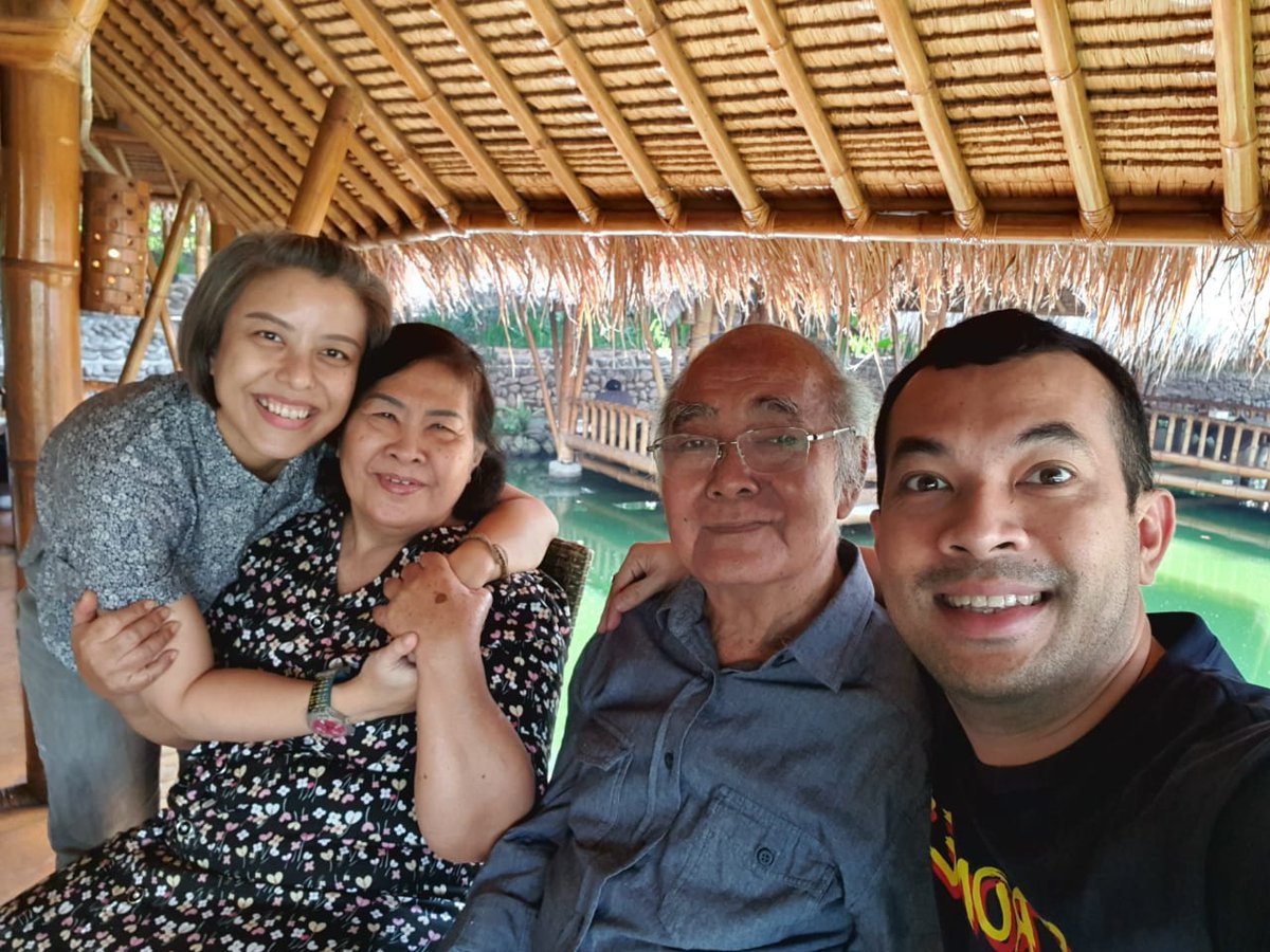 Double date.. 2 Hutagalung + 2 boru Hutapea.. Heaven invade!