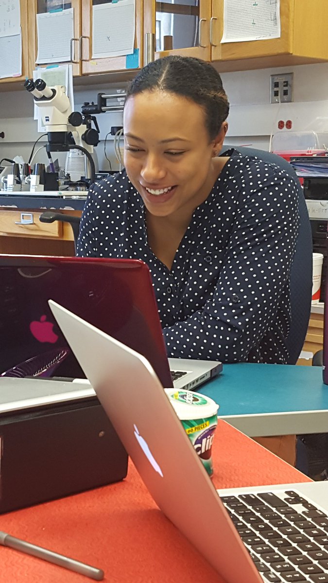 KafuiDzirasa's tweet image. Cameron Blount joined my lab as an undergrad. Probably the most naturally gifted set of scientific hands I've seen. Now a second year med student @EmoryUniversity. My guess, in a few years, she will be operating on human brains! #BlackWomenInNeuro