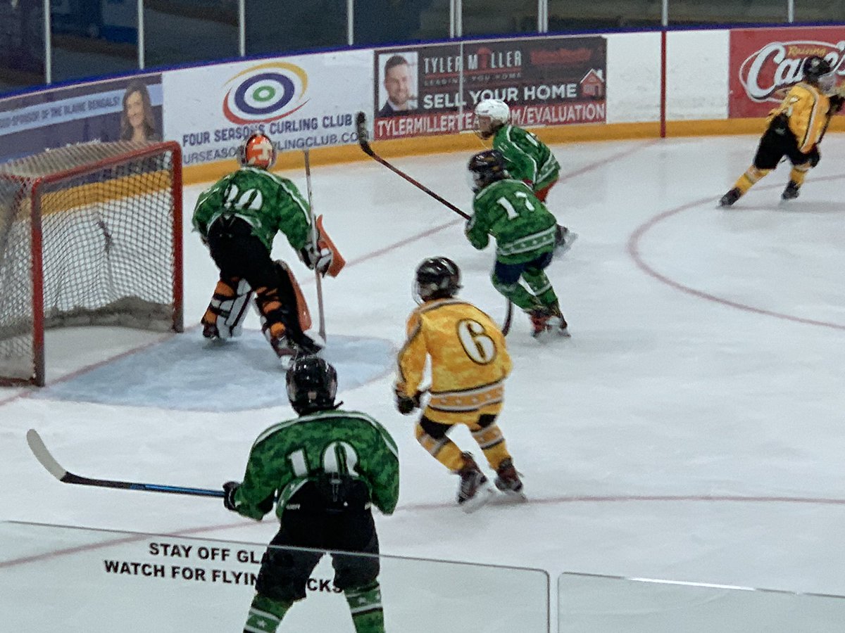 ScottC_73's tweet photo. Minor PeeWee South vs North.  What a fun experience.  @SelectsMidwest https://t.co/0aMd4mx3Jr