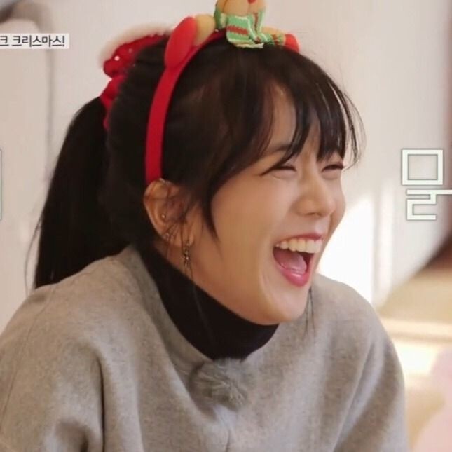 Acaba jisoo nun helyum şarkısını dinlemeyen kalmış mıdır