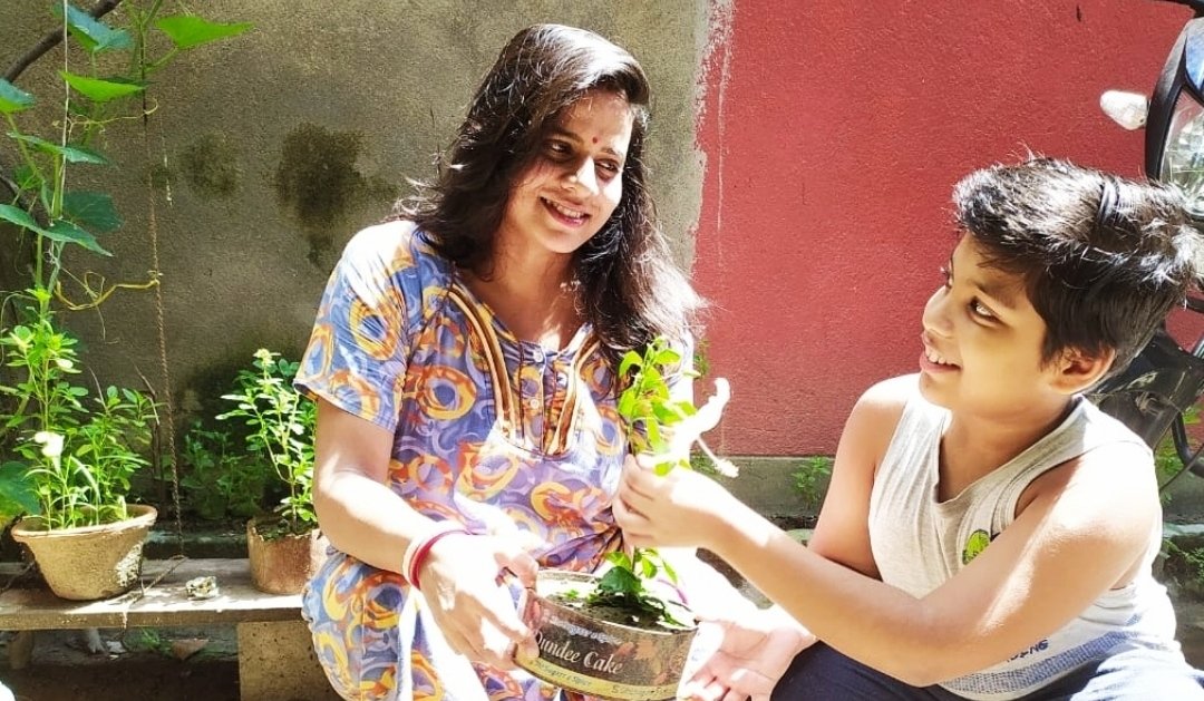 nandinidey20gm1's tweet photo. @shriramprops #LoveForHome @shriramprops
Here is my entry in my #garden with my kids.
It's my favorite corner of my home bcz I love nature & I am planting many trees to create a good environment & also motivate kids to do that.
Tag
@Ramprasad43 @DeyDebsena @blessedkamal @mysterioussu https://t.co/GPS0Ngn1bl