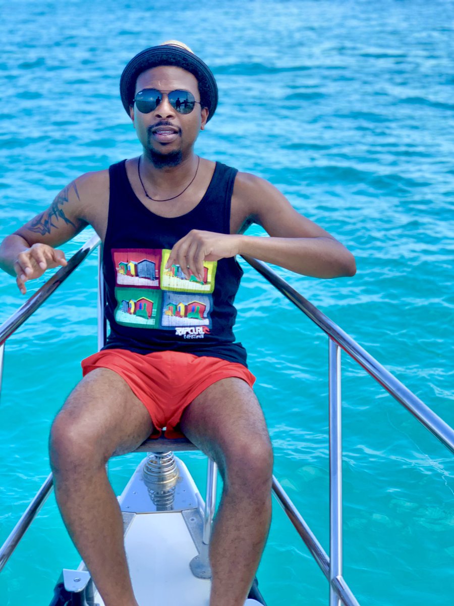Dannyj0202's tweet photo. Happy Saturday Folks! It’s a great day to be alive! Take it one day at a time and live on purpose! I honestly believe that it is impossible to think a negative thought on the water. #Cancun  #LiveOnPurpose #SocialDistancingAtItsBest https://t.co/k3wWDPSH8S