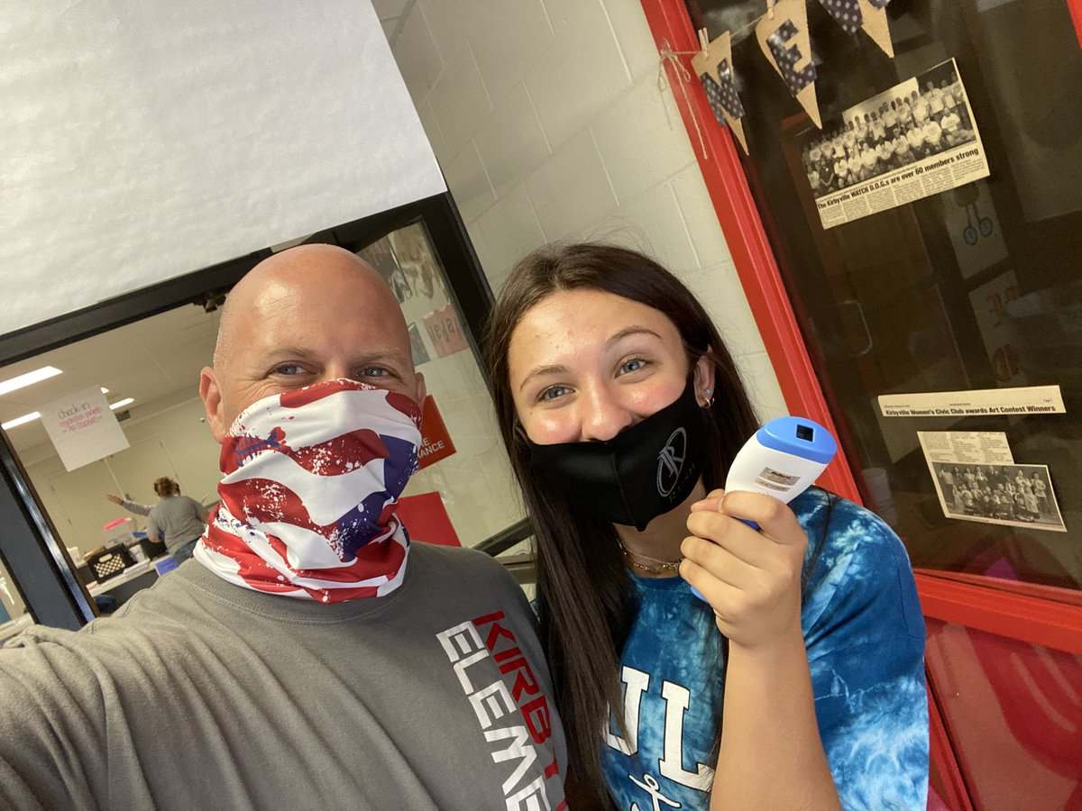 FinishStrong9's tweet photo. KES Registration has been great.    So awesome to see our families in person along with our amazing Wildcats.    Thank you Sky for hanging with dad and offering to help.    START STRONG..... FINISH STRONGER - GO Wildcats!!  Back at it Monday 😷 https://t.co/pfbU4mkkwb