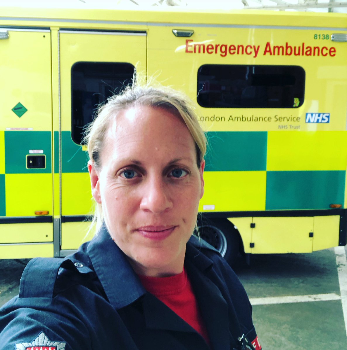 bexrower's tweet image. New wheels for a couple of months! 🚑 #las #firefigher #femalefirefighter #Ambulance