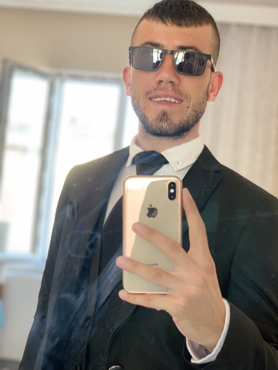 Şşşş yer yerinden oynayacak...😂😂 #sebastian