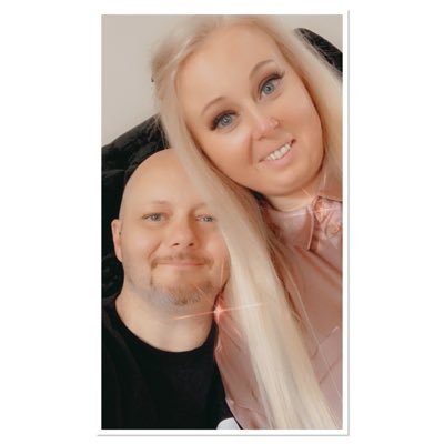 Sashjane2's tweet photo. #NewProfilePic We drive each other up the wall when apart but on days off we laugh and get pissed 🥂🍾❤️ https://t.co/pG4lSQzZWP