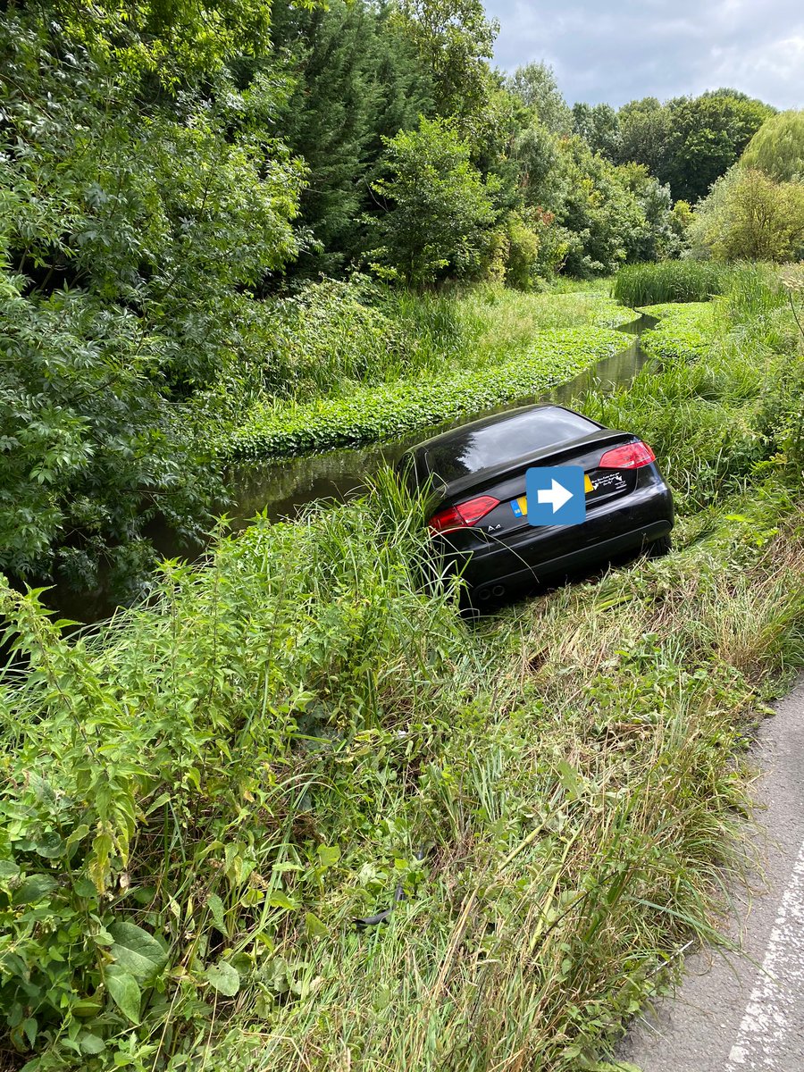 tvprp's tweet photo. Stolen 🚗 made off near Iver. Driver did his best Michael Phelps impression 🏊♂️ to escape, but with assistance from @MetTaskforce @NPASSouthEast was located a short distance away #roomforone #TTBShift #p7703 #p4218 https://t.co/s6QDZzZC7e