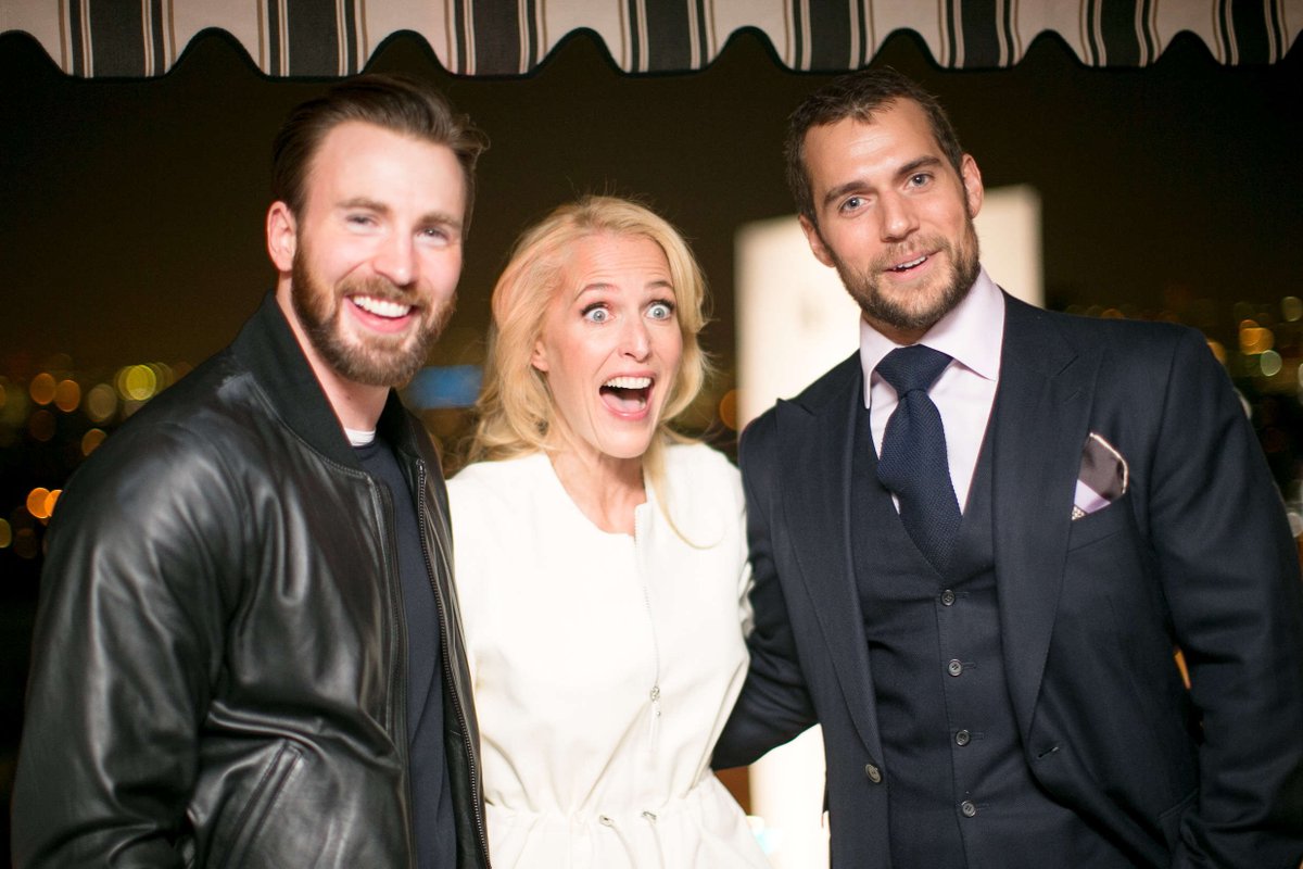 Dra_Xtrange's tweet photo. Throwback to when Chris Evans, Gillian Anderson and Henry Cavill took pics together. 🤩🙌 #FreakingEpic https://t.co/4AiqRtencl