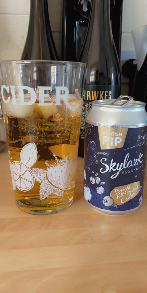 JannineCatLady's tweet photo. My first refreshing beverage of the day 😋 @KentishPipCider #cider #saturdaydrinking https://t.co/7GghKF0wUO