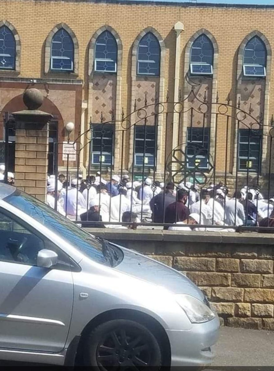miqdaad's tweet photo. How hate &amp; blame spreads: two angles on the same mosque (Noorul Islam Masjid on Audley Range, Blackburn).

The first one to make people think there’s no social distancing, shared 100s of times

The second from the cctv from the mosque

https://t.co/9kuI8JQ0tQ https://t.co/ymle5PwaLP