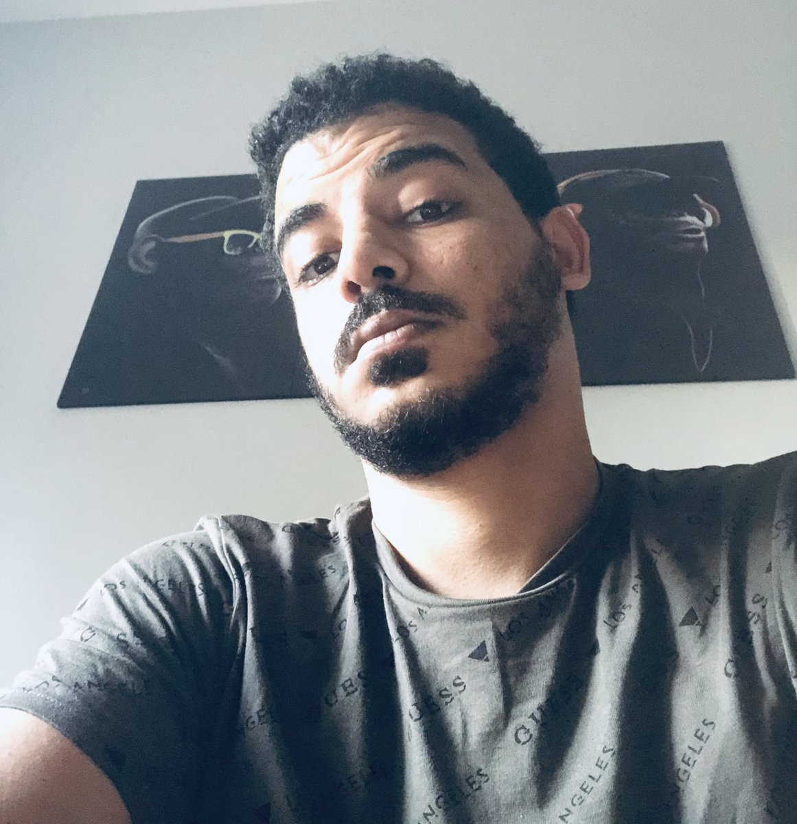 WegaByte's tweet photo. العيد على نفس الكنبة مع نفس القرود مختلف جدًا. https://t.co/ZyPJ7aC4BO