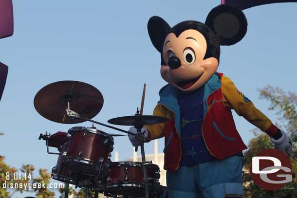 disneygeekcom's tweet photo. Today In Disney History -
1997 - #AirBud
1997 - Disney's Coronado Springs Resort Opened
2014 - #DisneylandResort Pictures
https://t.co/svrlY76UOC
2014 - #MickeyMouse on Drums during #SoundsationalParade @ #Disneyland https://t.co/le5GRsIiHm