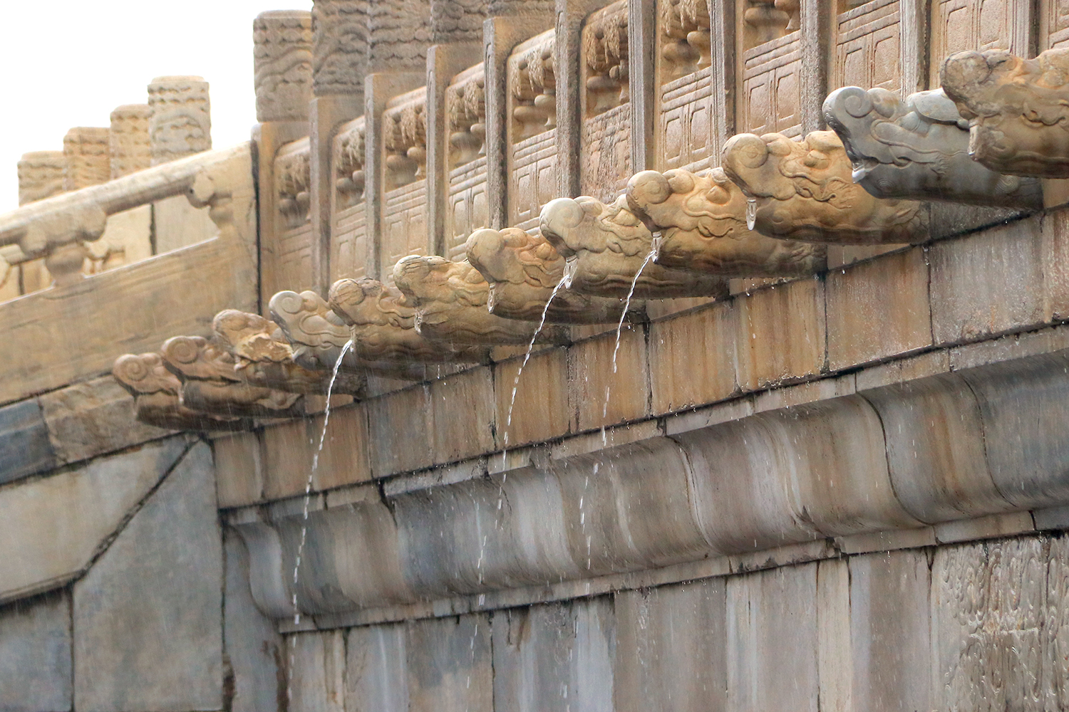 Forbidden City remains free of flooding thanks to sound drainage  system-Xinhua