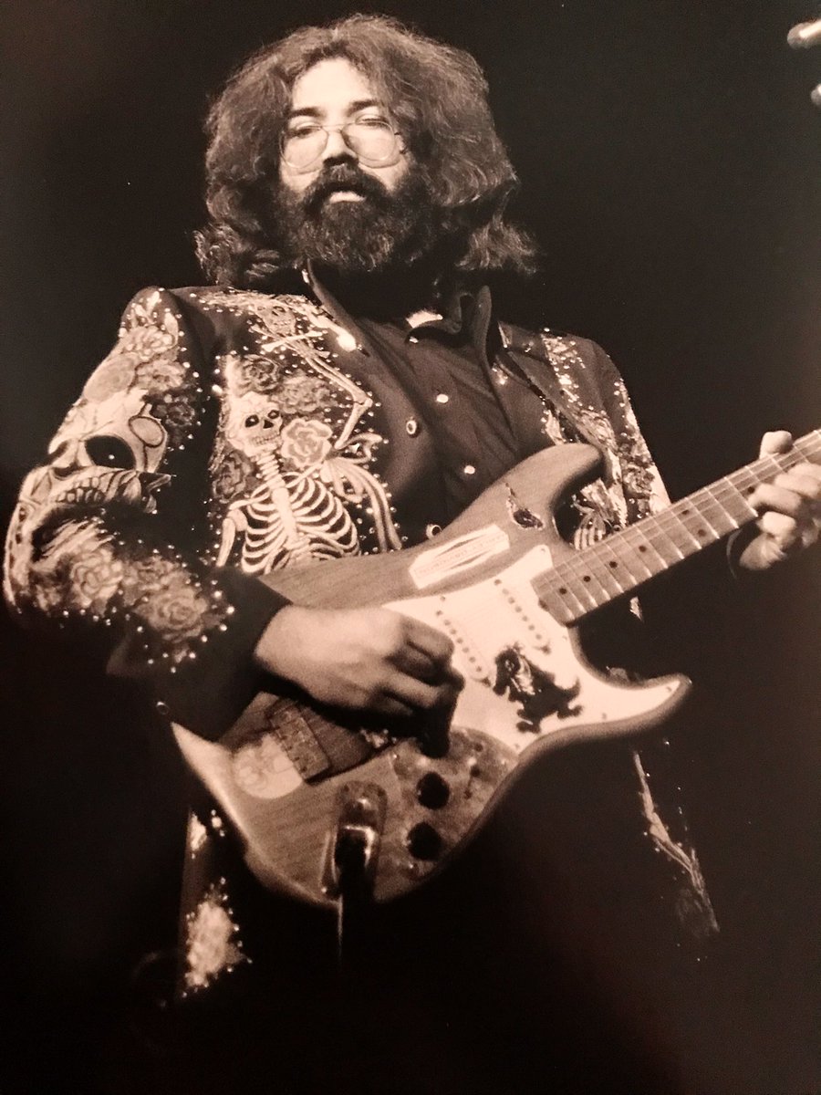 HBD Jerry  We love you more than words can tell A thread of photos of Jerry that are new to me and immediately struck me, hope you enjoy! 2/19/73 International Amphitheatre Chicago, IL