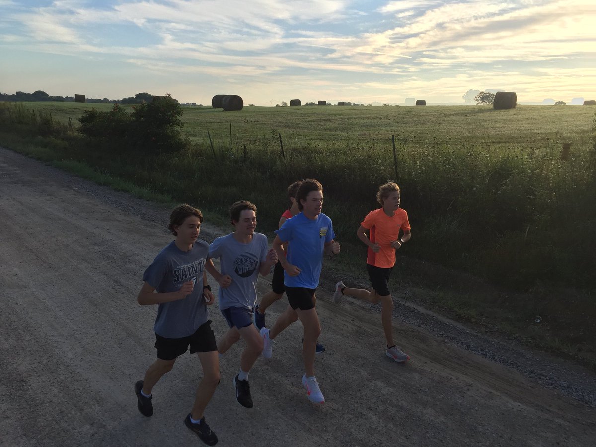 STAsaints_TF_XC's tweet photo. Great day for a long run in the country. #BAU #STAXC https://t.co/Cau7E8NPSR