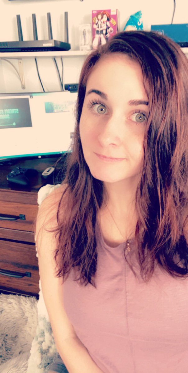 BBee8_'s tweet photo. Going live with the cam today! Trying out #RDR2 new battle pass and role! Come say hi to me 🙃 #goinglive https://t.co/LX13xJioC7 https://t.co/Fm3ARFhdoT