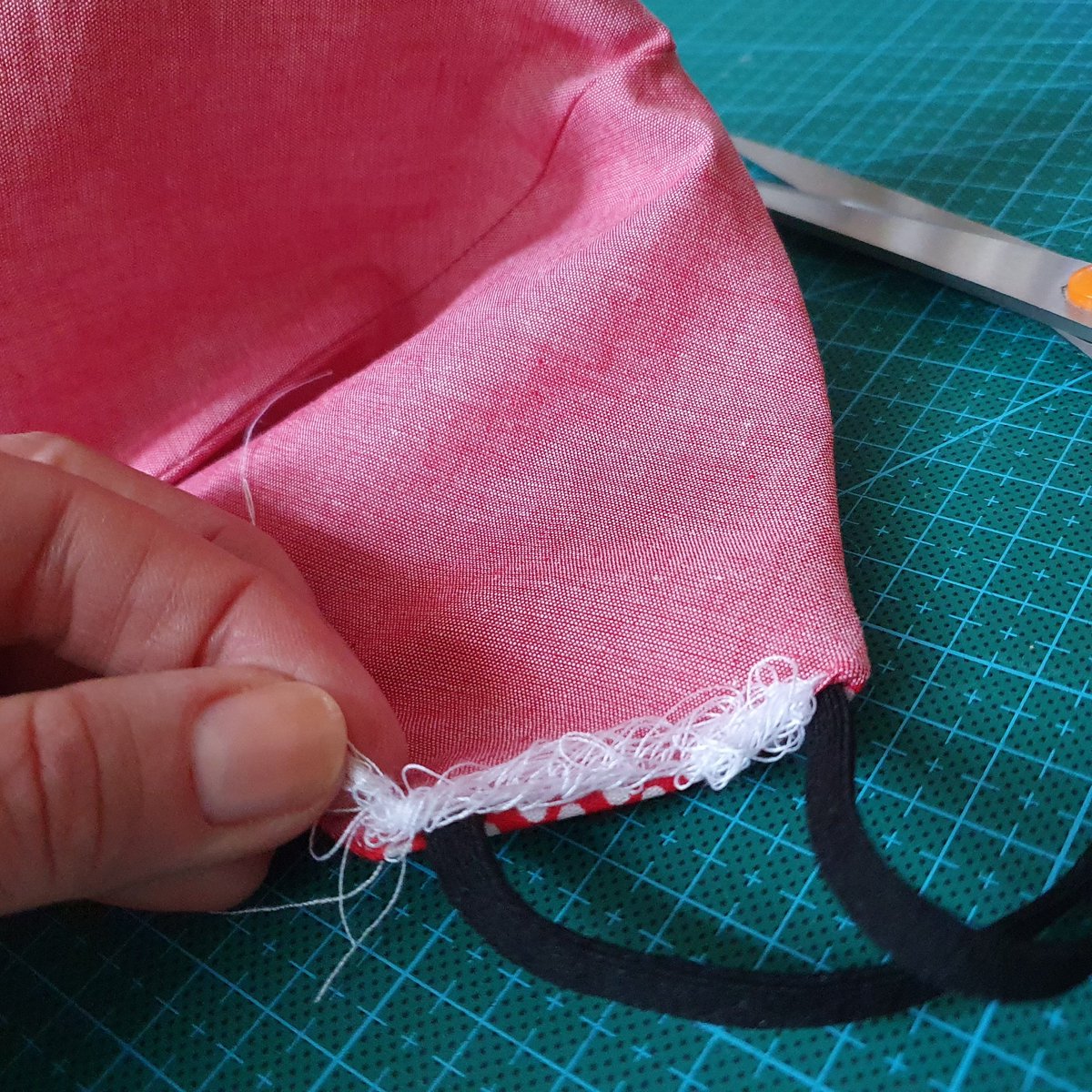 SuzanneCurtin3's tweet photo. Bank Holiday Weekend sewing is going well 🤣🤣🤣
#creativelife
#bobbinalong
#madelocal https://t.co/htTIiHaAOz