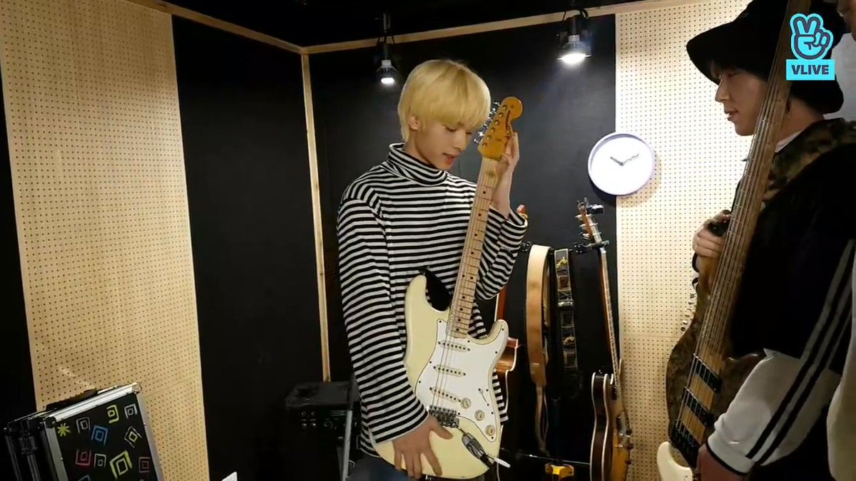 ☆ Kanghyun's Fender Electric GuitarName: Dodaegi/도대기 (도훈 대표님 기타)*This guitar is actually their CEO's, and the name came from it. He lent it to Kanghyun but i'm not sure whether KH is still borrowing it or if it's his now #ONEWE  #원위  @official_ONEWE #Kanghyun  #강현