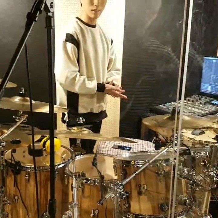 ☆ Harin's drum setName: -2nd pict cr. Kanghyun #ONEWE  #원위  @official_ONEWE #Harin  #하린