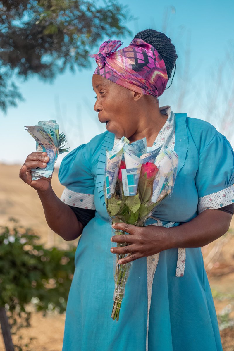 sphagodide's tweet photo. Let normalize buying our parents flowers 💐 while they are still alive ❤️ thank you mama for everything maKhumalo❤️❤️❤️ https://t.co/iCYjIGdqJi