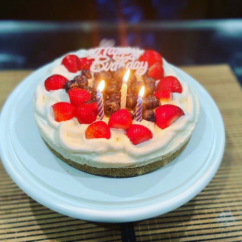 MyFoodyChic's tweet photo. First time making a NO-BAKE #cheesecake 
Celebrated the hubster's birthday this year in #lockdown mode! https://t.co/YHlS34ASDM