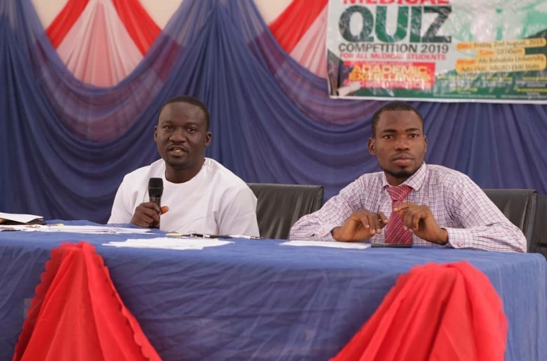 The NMA Quiz was equally as interesting, as SW MSAs juggled for the tag of "StuffLords" of the region which saw  @ibadanmedicine win again on the day. Mr President  @bolu_twits Kudos to Segun Onaade of UIMSA, the RD on Academics, who came up with the idea of an e-scoreboard.