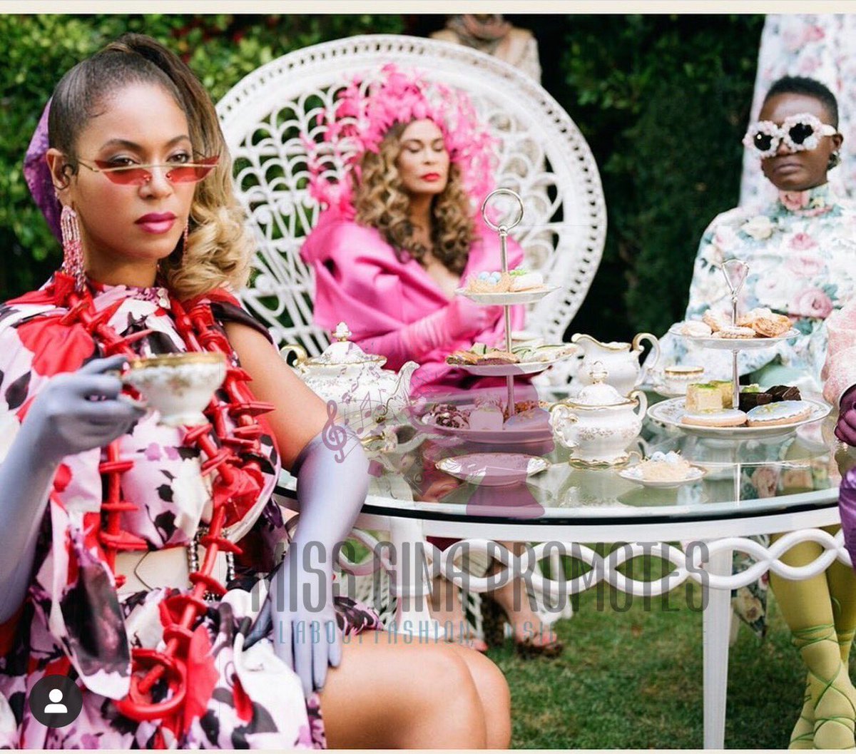 missginapromote's tweet photo. Cameroonian actress, Constance Ejuma, who starred in the movie #BlackPanther pictured ’sipping tea’ with #Beyonce and #KellyRoland 

👉 https://t.co/1QmMi5Zg9z

#MissGinaPromotes #BlackIsKing #Cameroon #BBNaija https://t.co/hWYQfdxCkC