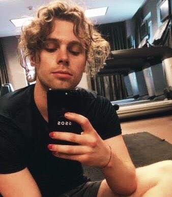 Juaneslopez__'s tweet image. Is it prudent to use #5SOSWildflower  N #5SOSWORLDDOMINATION ?? 💕
Anyways, vote for Wildflower in the vmas n use #MTVHottest 5 Seconds Of Summer ‼️
Love u all 😻