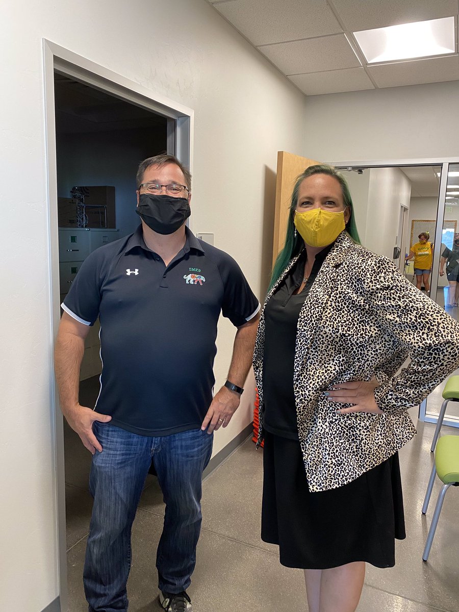 dmk8MUSD's tweet photo. Our DoMo staff shows their school spirit on Friday! https://t.co/RQuUrk2QS1
