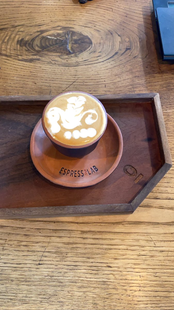 drmuk83's tweet photo. A tasty creative cup of Cortado #espree #CoffeeLover #قهوة_الصباح #الشرقيه https://t.co/Na5L3hDa9z