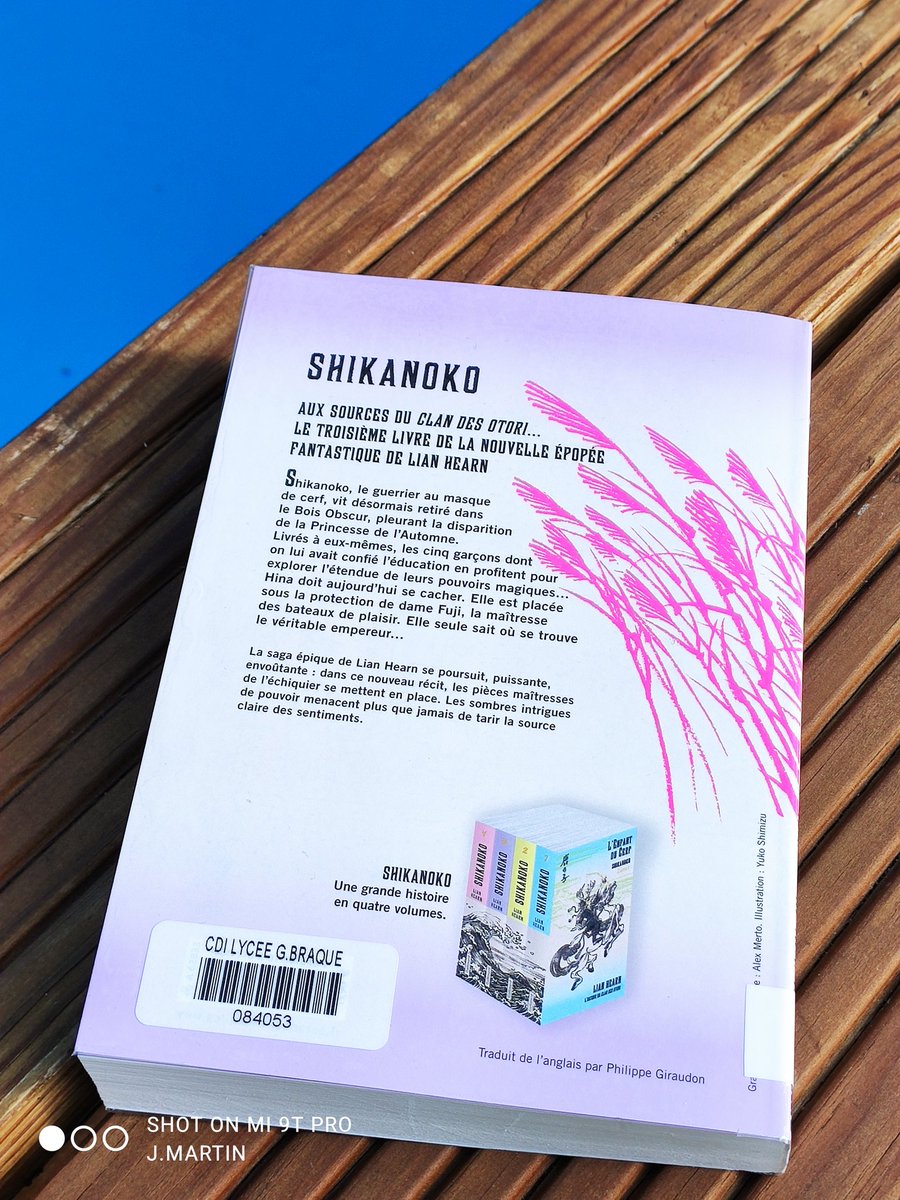 JMartin49350's tweet photo. #Lecturedevacances - Le roman de @LianHearn, "Shikanoko, Tome 3 - L'empereur invisible" aux éditions @Gallimard. Une nouveauté à découvrir à la rentrée au @CdiGBraque. 😎🌞🏊🍹 #Profdocenvacances #Lecture #Roman https://t.co/B9qWXxnJO8