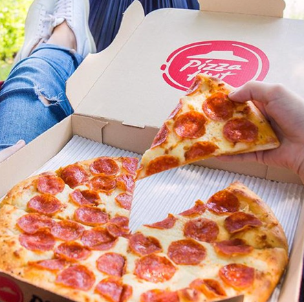 marketambassdor's tweet photo. We love pizza at @marketambassador ! We love supporting local companies and @pizzahut is a delicous #texascompany that has been consistently feeding people during this pandemic! We are so grateful! #ambassador4tx #atx #austin #texasforever #atxlocal #localatx #standwithaustin https://t.co/ASNUZ6EIhg