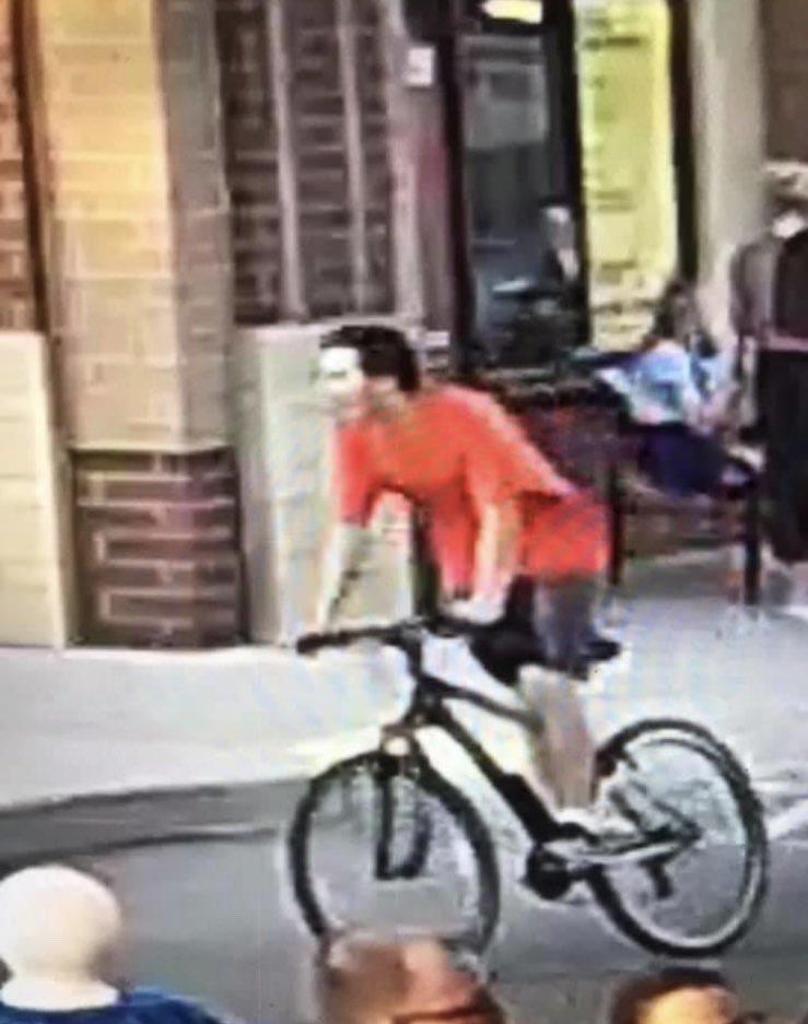 smileyradioshow's tweet photo. My buddy Reid’s friends kid got a new bike and this guy stole it ..... outside of McAlister’s on 146th &amp; US 31 in Carmel. Let get him. Poor kid just got a nice new grown up bike. 🙂 https://t.co/3ecqcsYfPD