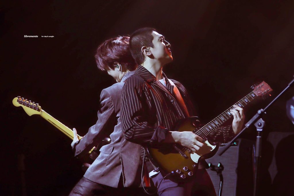Guitar battle  is a must!!!And this is my personal favorite. Whatever!*please do scroll this thread to find more guitar battle by  #parkbros  https://twitter.com/carpediemk1219k/status/1284576710826967040?s=19
