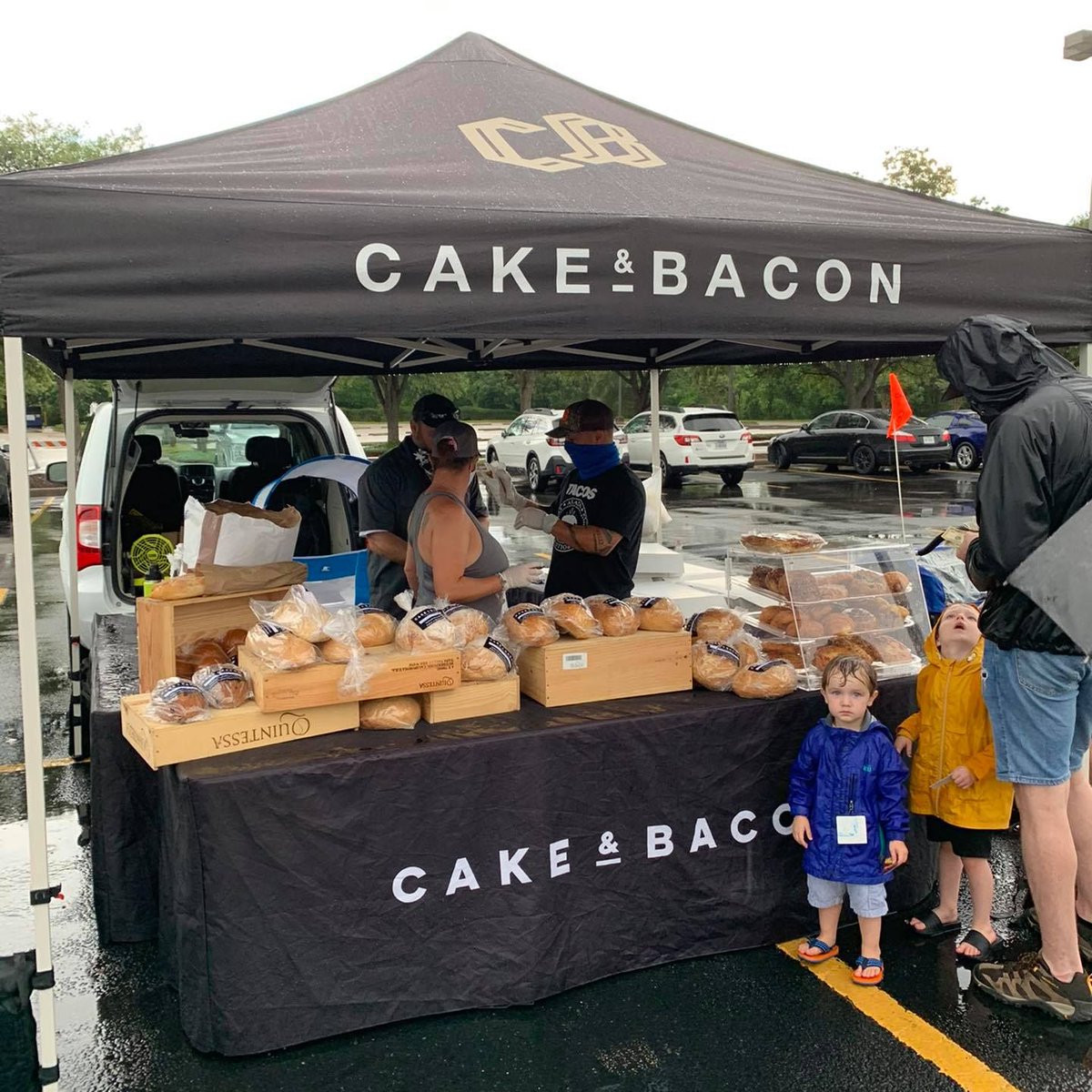 twfarmersmarket's tweet image. The rain was fun today, but the last two hours of the market were dry with beautiful weather.  Thanks to everyone for coming out today and we'll see you next Saturday!
#TWFarmersMarket #Saturdays8tonoon #EatShopLiveLocal