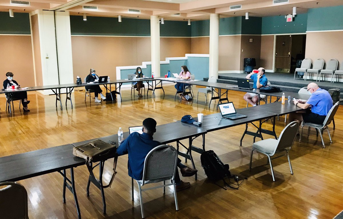 LeadershipAiken's tweet photo. Great #LAC Board retreat today, brainstorming & planning for the future of this important community organization! Thx to @CityofAikenSC, @AikenParksRec for hosting us. #AikenSC #leadership #leadershipdevelopmemt https://t.co/IPOd7QJeXu