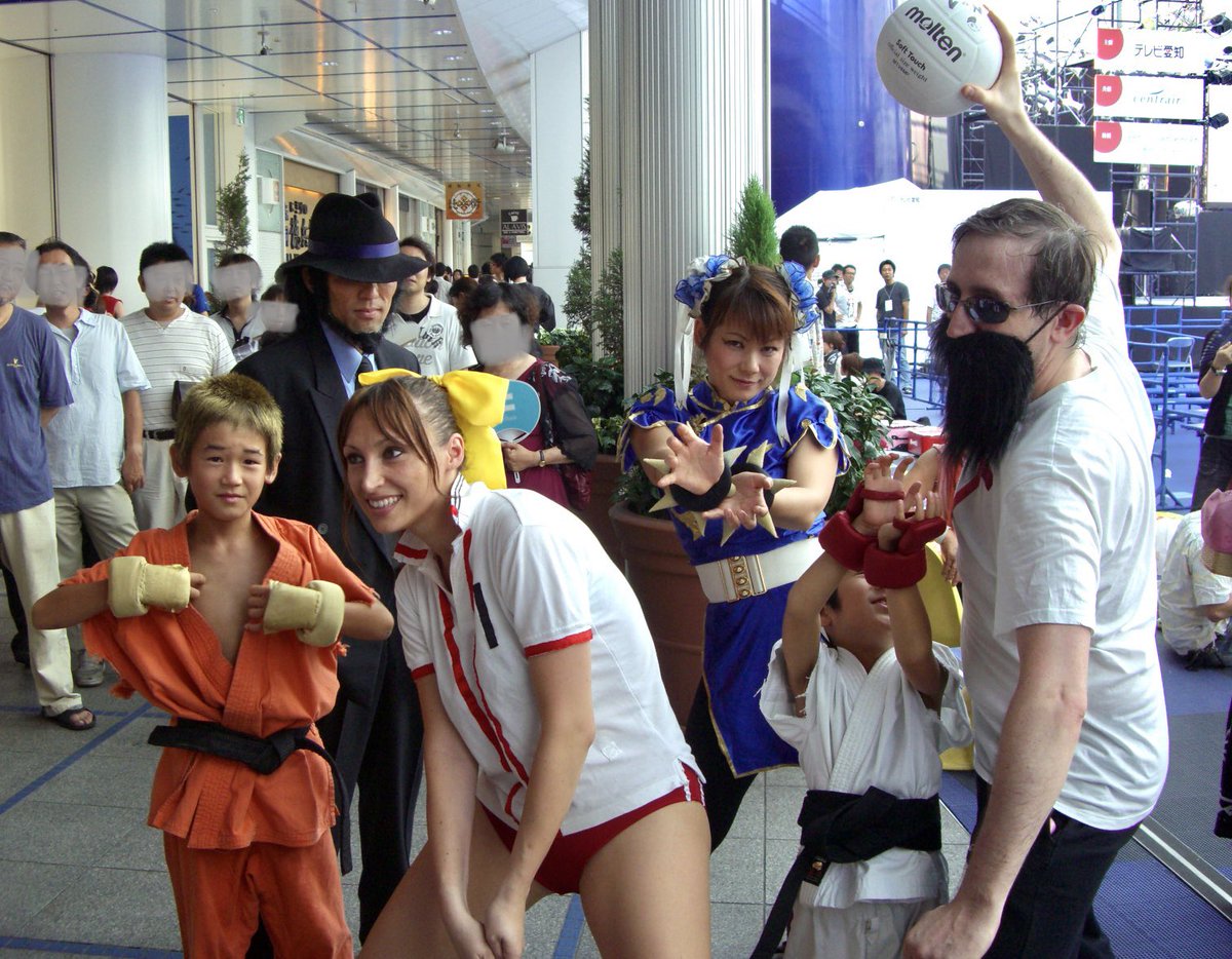 hardmozaiku's tweet photo. #WCS2020  #コスサミ #コスプレ
#エアコスサミ  #WCS2008

2日間のエアコスサミで過去18年を振り返ります！

何と！2005年の個人優勝者のイタリア代表の方が、カメラクルーを引き連れて来ていました！「アタックナンバーワン」のコスプレです。
2枚目は2005年に同じ中部代表だったサイラさんです。 https://t.co/HmKO94NtN5