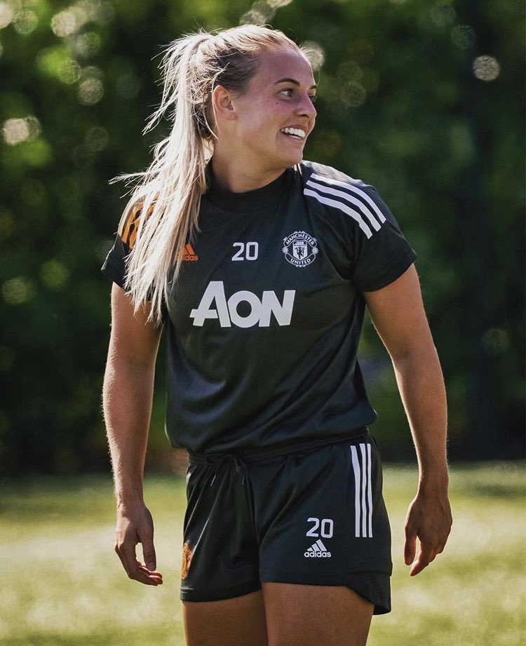 ManUtdLadiesFC's tweet photo. @kirstyhsmith 😀💪

#MUWomen #MUFC https://t.co/5ZRNzDC16l