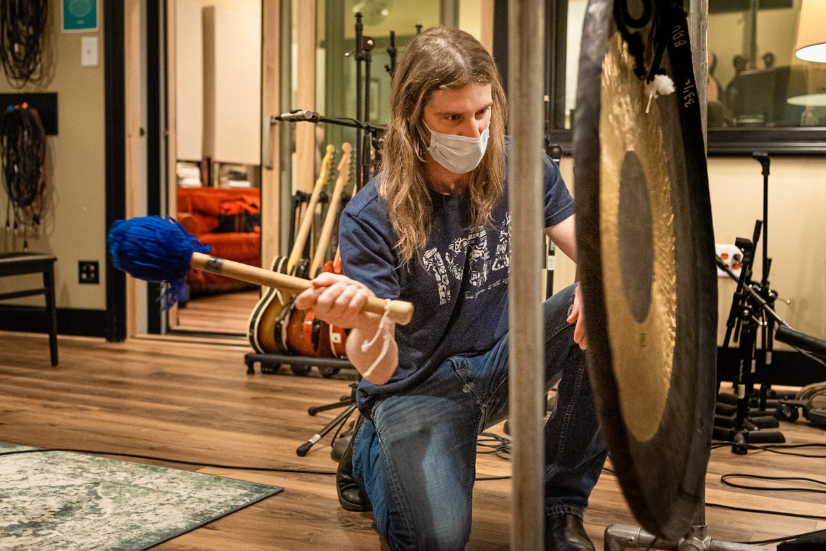 CatapultSound's tweet photo. You must become one with the gong. https://t.co/Ws6yNvqq6I