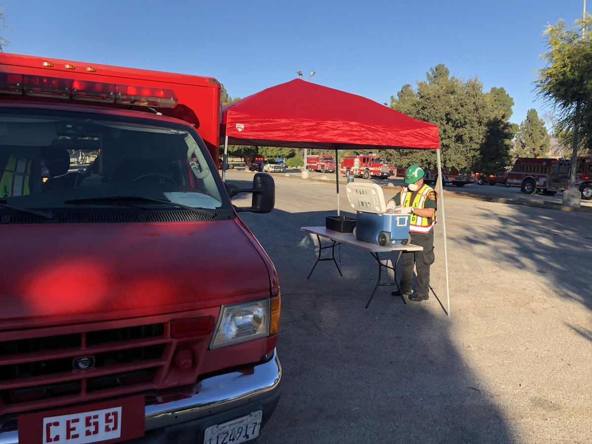 LAFDtalk's tweet photo. #LAFD is grateful for the tremendous cadre of volunteers who chose to give back to their communities These @CertLAFD @lafdcert members spent a hot day supporting Your firefighters on the line of multiple brush fires yesterday Thank You! https://t.co/7YXUYaPyG7