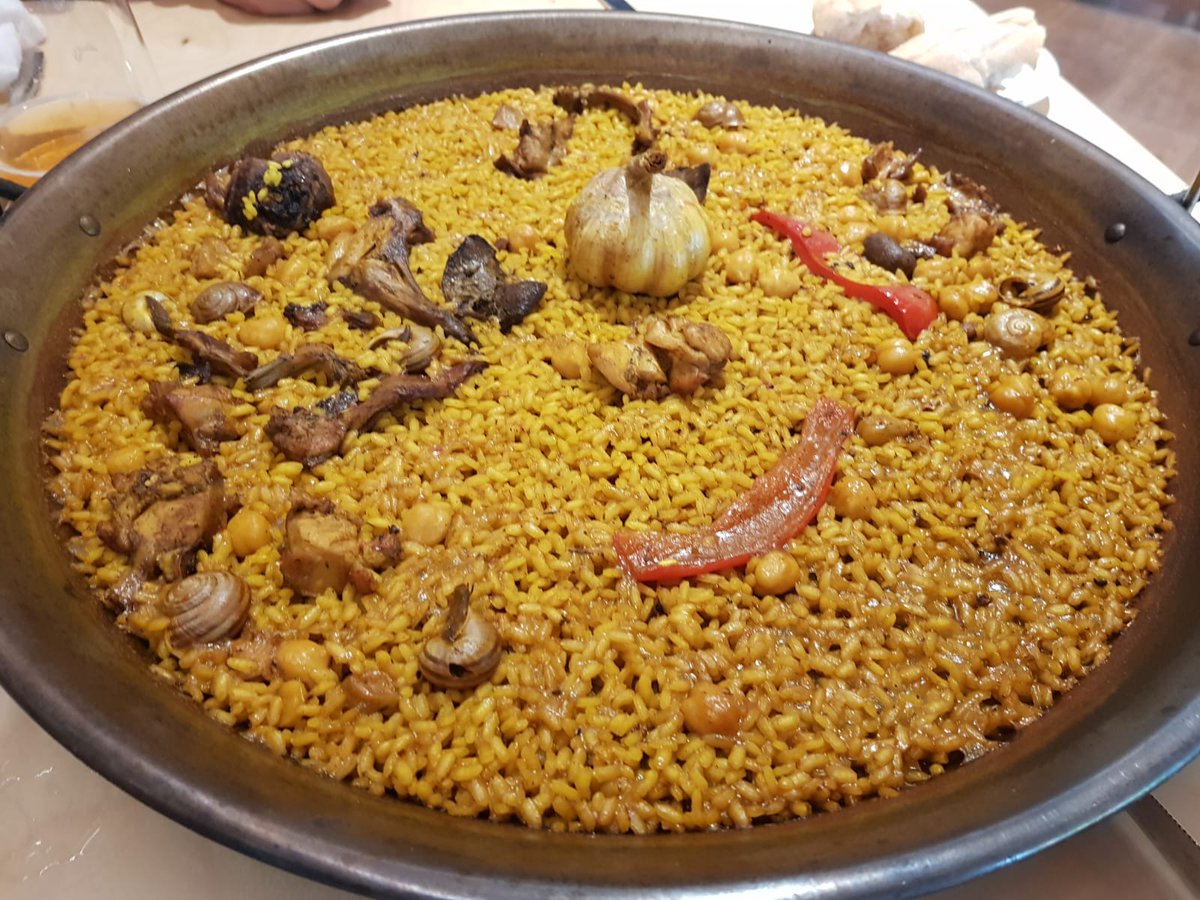 Dinar del primer jorn de vacances.
Arroç i vi. Regne de la Monastrell.
En Aspe. Con nuestros colegas de Alfonso Mira, <a href="/RestAlfonsoMira/">Alfonso Mira</a>, y mi amigo Teo Mira.
Las Quebradas de Enrique Mendoza nunca falla.
#Mediterráneo
#SeralaFronteraSud