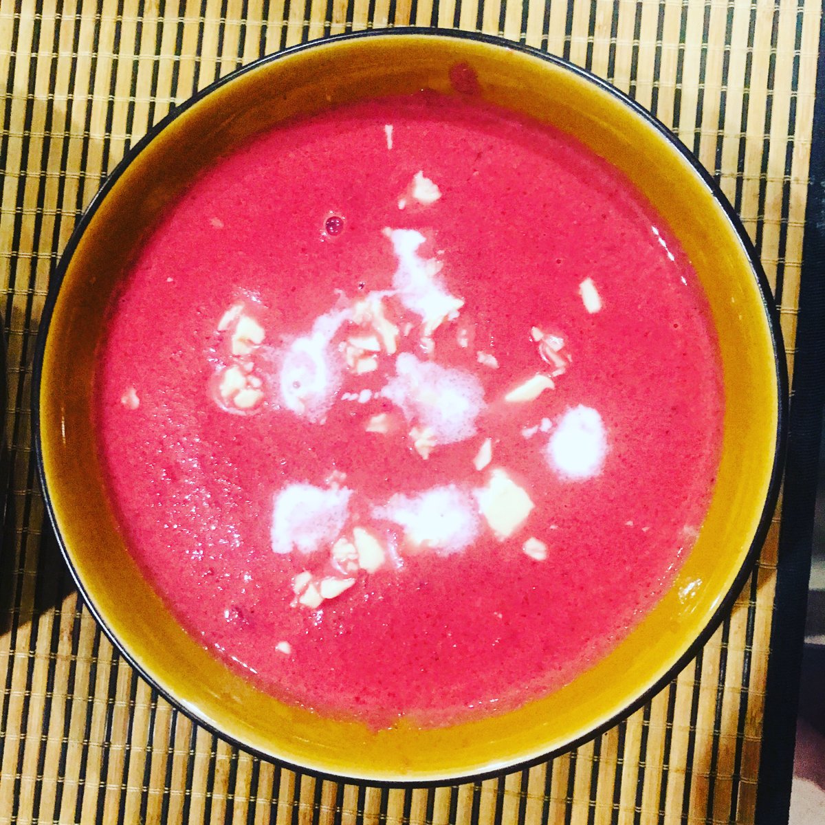 MyFoodyChic's tweet photo. Beetroot Soup is so good! #plantbased meals at its best! https://t.co/Vqv7voR2Kz