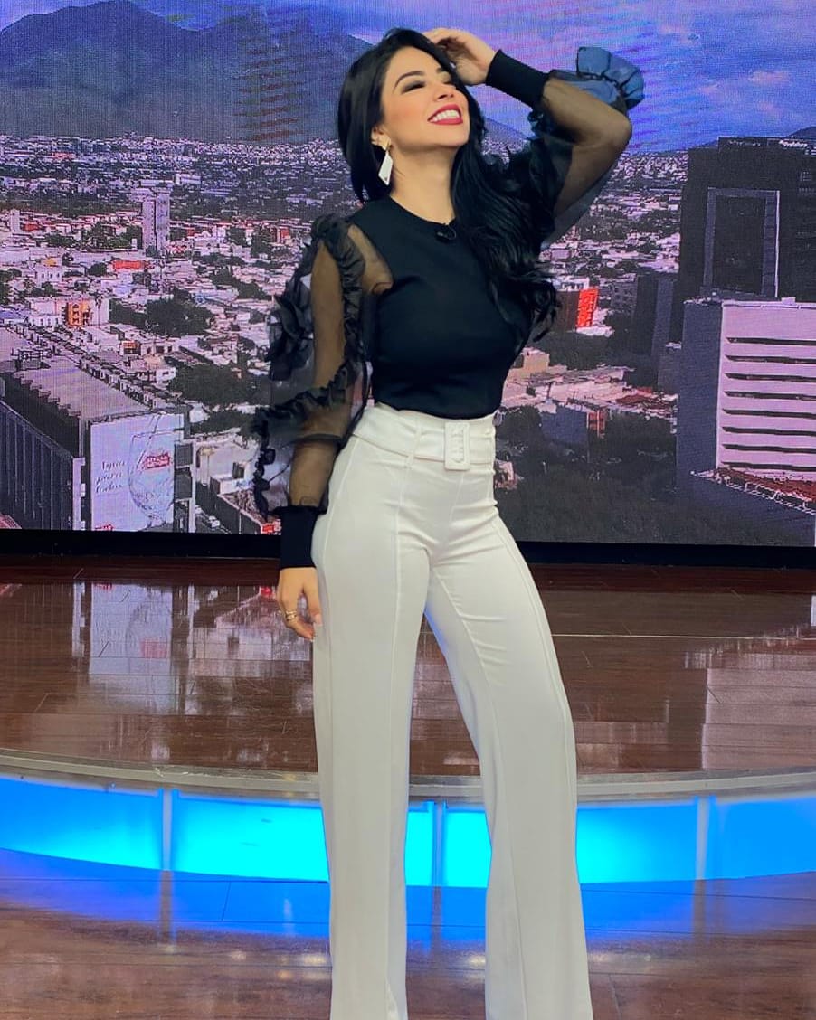 Elegance is the only beauty that never disappears✨