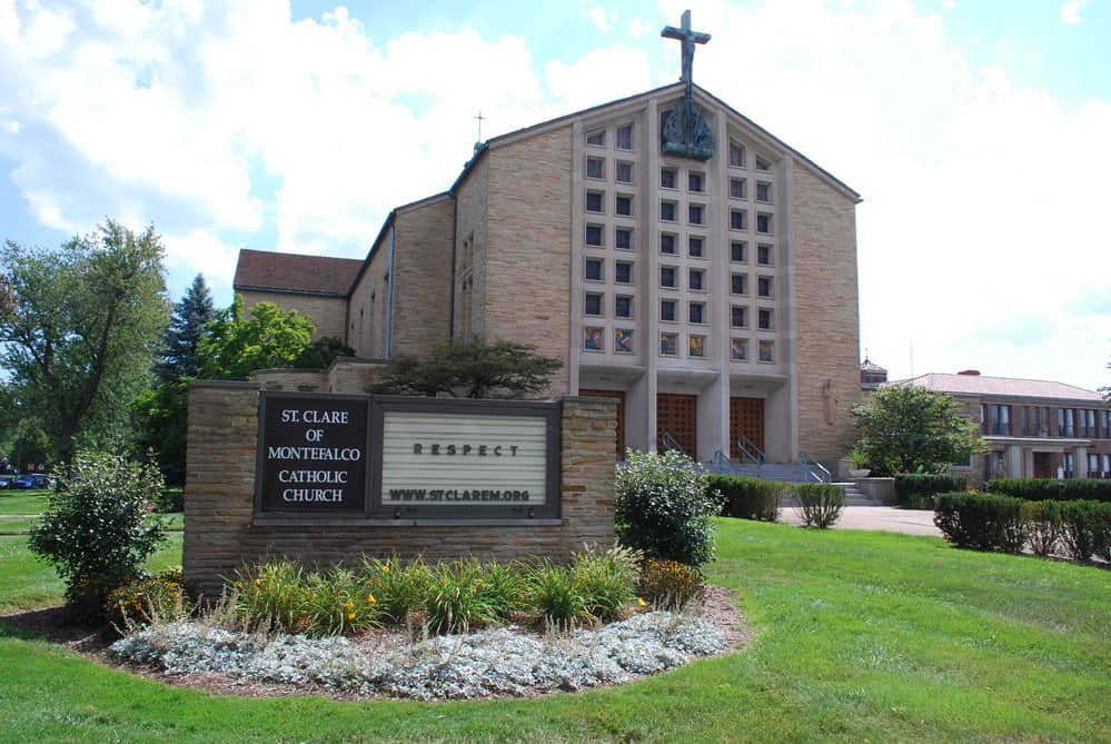 stclarem's tweet photo. Join us tomorrow for 9:00 Mass LIVE on our website and Facebook page. Join here: website: 
https://t.co/VLKRSRs833 or Facebook: https://t.co/PxvHg6ZFGY https://t.co/MgUZ8BrZBa