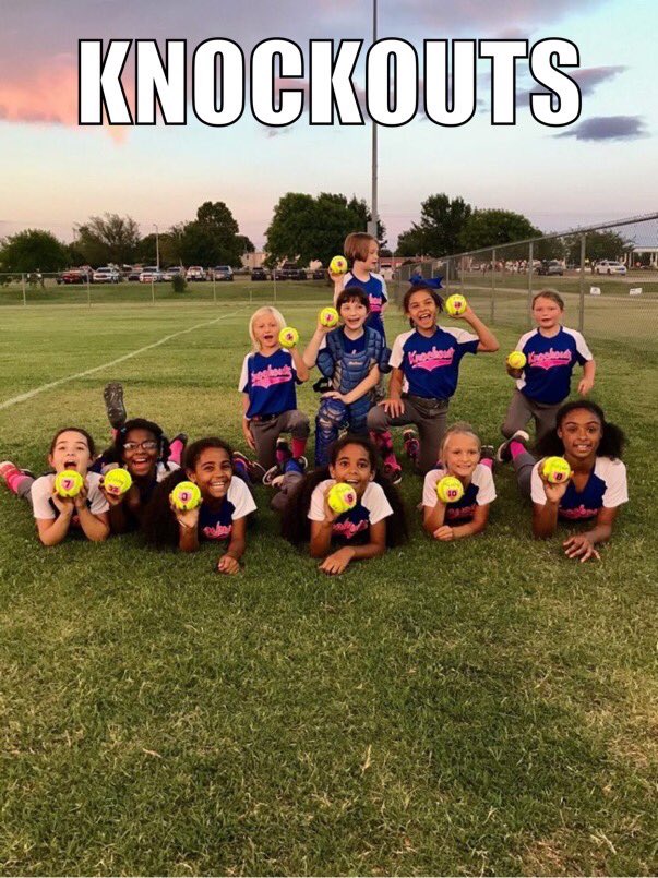 BerkleyGray7's tweet photo. Softball season came to an end last night!!  It was an awesome experience with a lot of new friends.  #knockouts https://t.co/gJzN4xnqNV