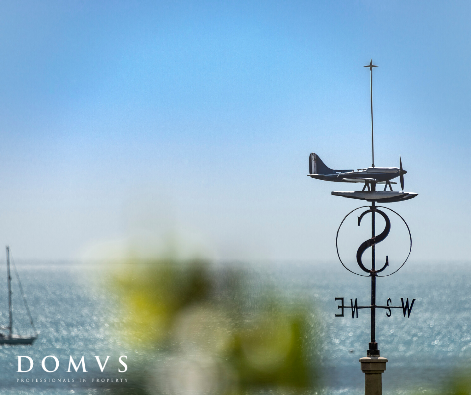 DomvsProperties's tweet photo. What a stunning home on the Jurassic Coast!

With impressive architectural features topped off with a turret to enjoy uninterrupted views out to sea.

https://t.co/mb5UZz1lfl

#DOMVS #Dorset #Weymouth #Greenhill #Propertyoftheday #WatersideProperty #nicetoseayou #ForSale https://t.co/WOm0uM5tt8